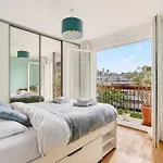 Bright & Quiet 3Br With Balconies In Paris 11Th