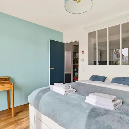 Bright & Quiet 3br With Balconies In 11th Appartamento Parigi