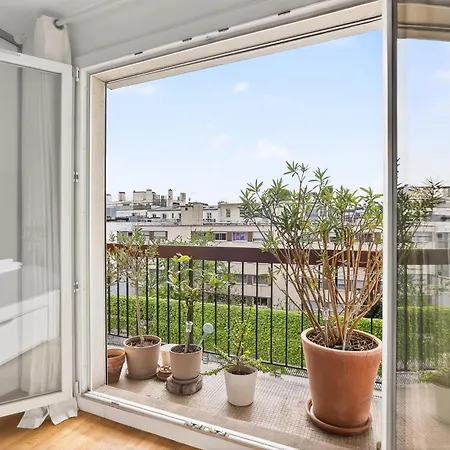 Bright & Quiet 3br With Balconies In 11th Appartamento